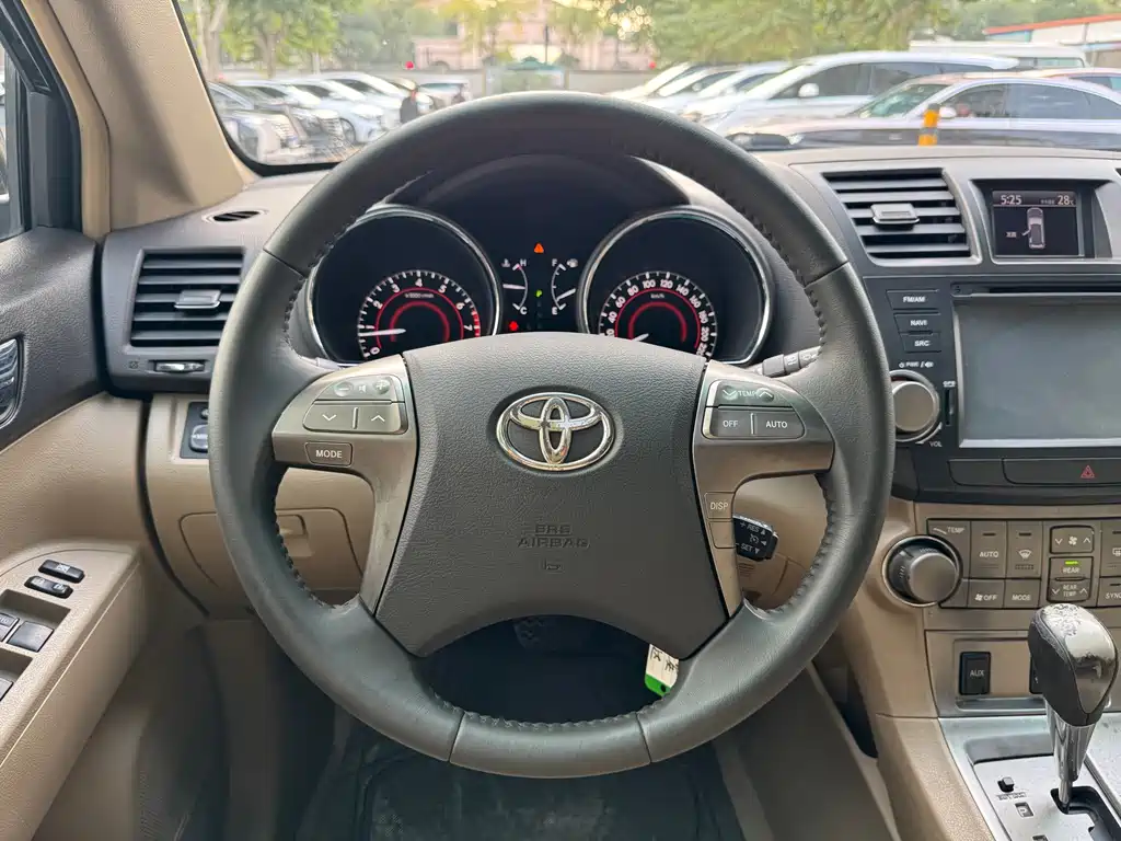 Toyota Highlander — миниатюра 10