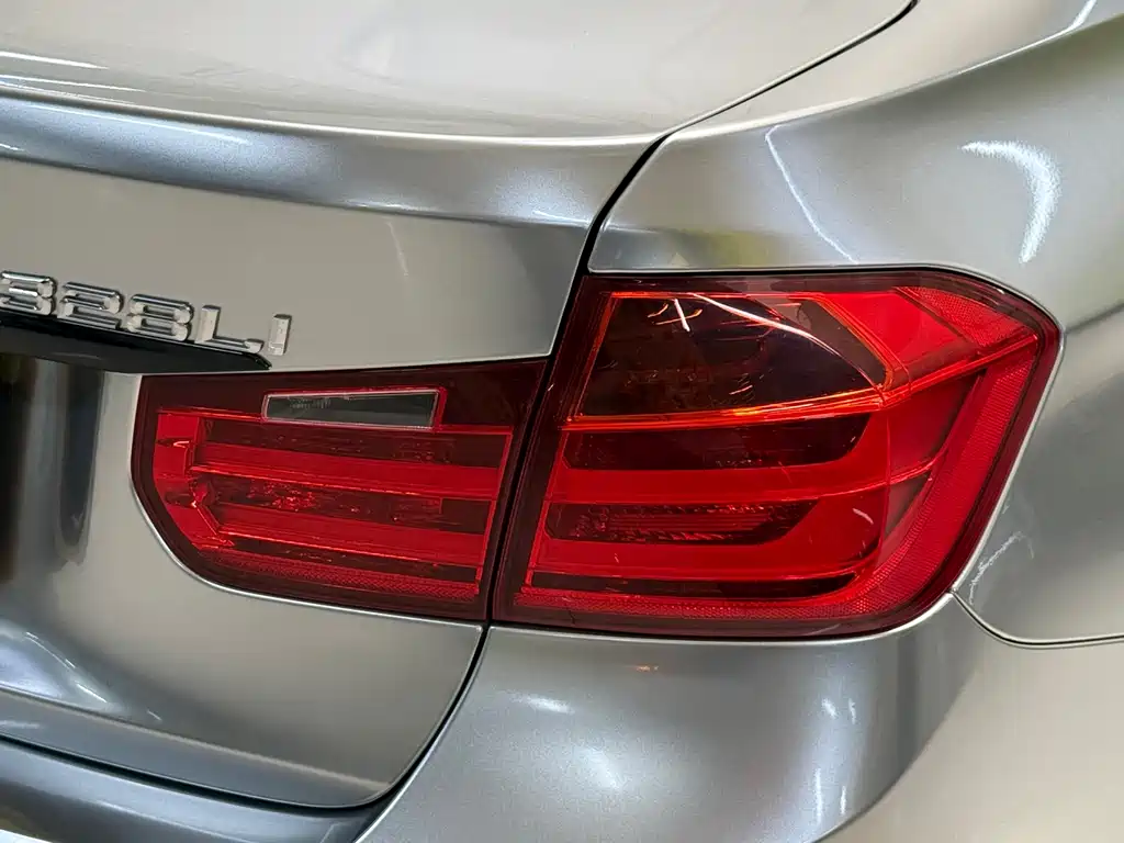 BMW 3 Series — миниатюра 7