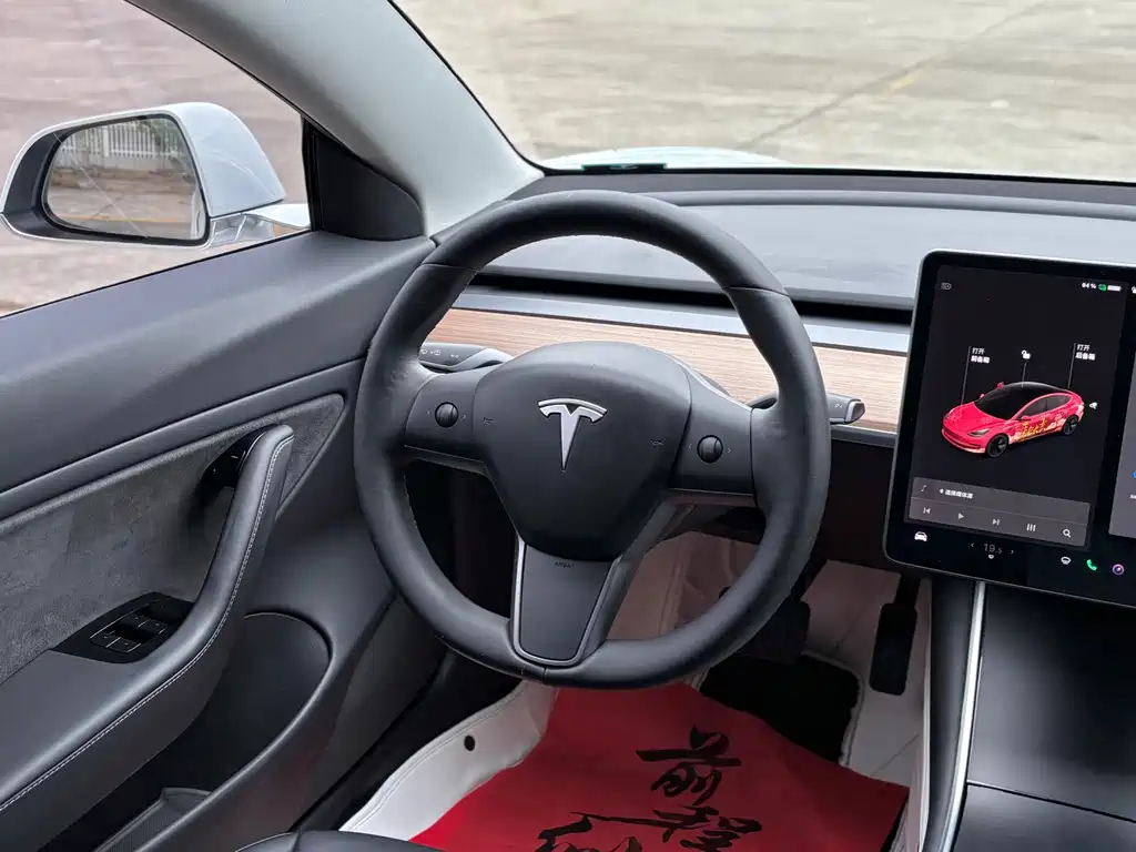 Tesla Model 3 — миниатюра 11