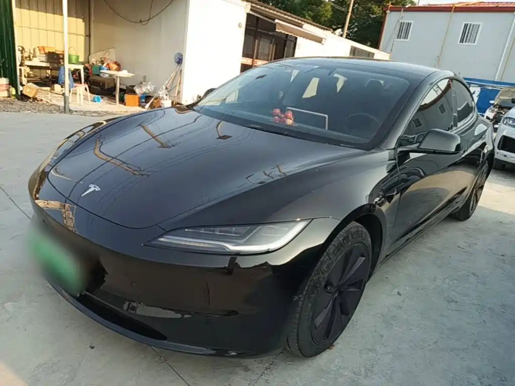 Tesla Model 3 — миниатюра 2