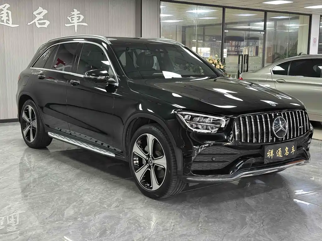 MERCEDES-BENZ GLC