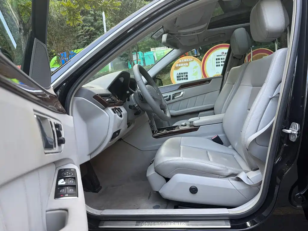 Mercedes-Benz E-Class — миниатюра 6