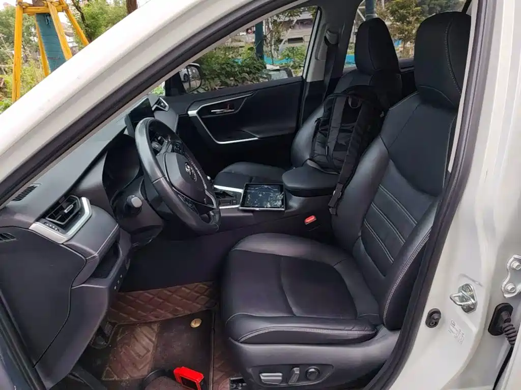 Toyota RAV4 — миниатюра 15