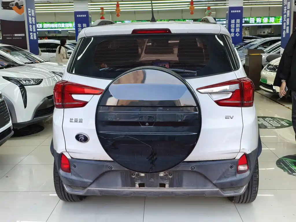 BYD Yuan EV — миниатюра 5