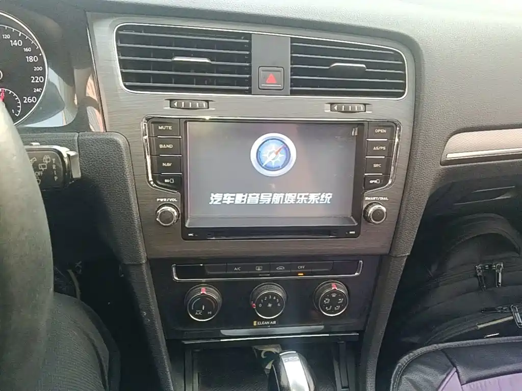 Volkswagen Golf — миниатюра 13