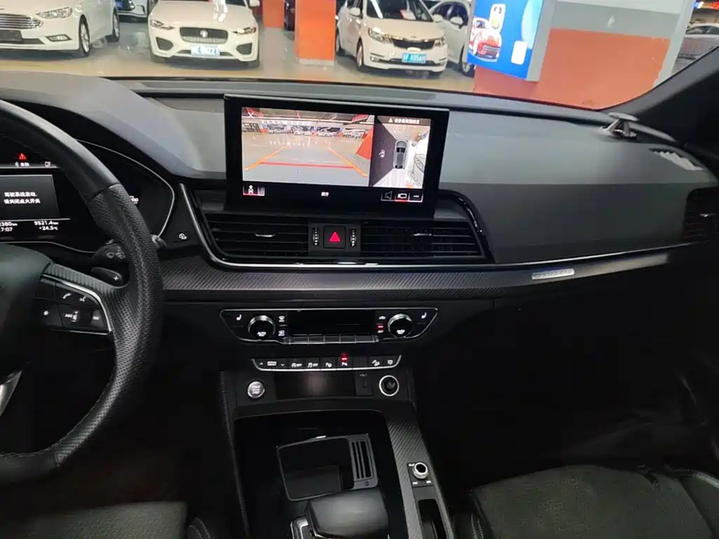 Audi Q5L Sportback — миниатюра 13