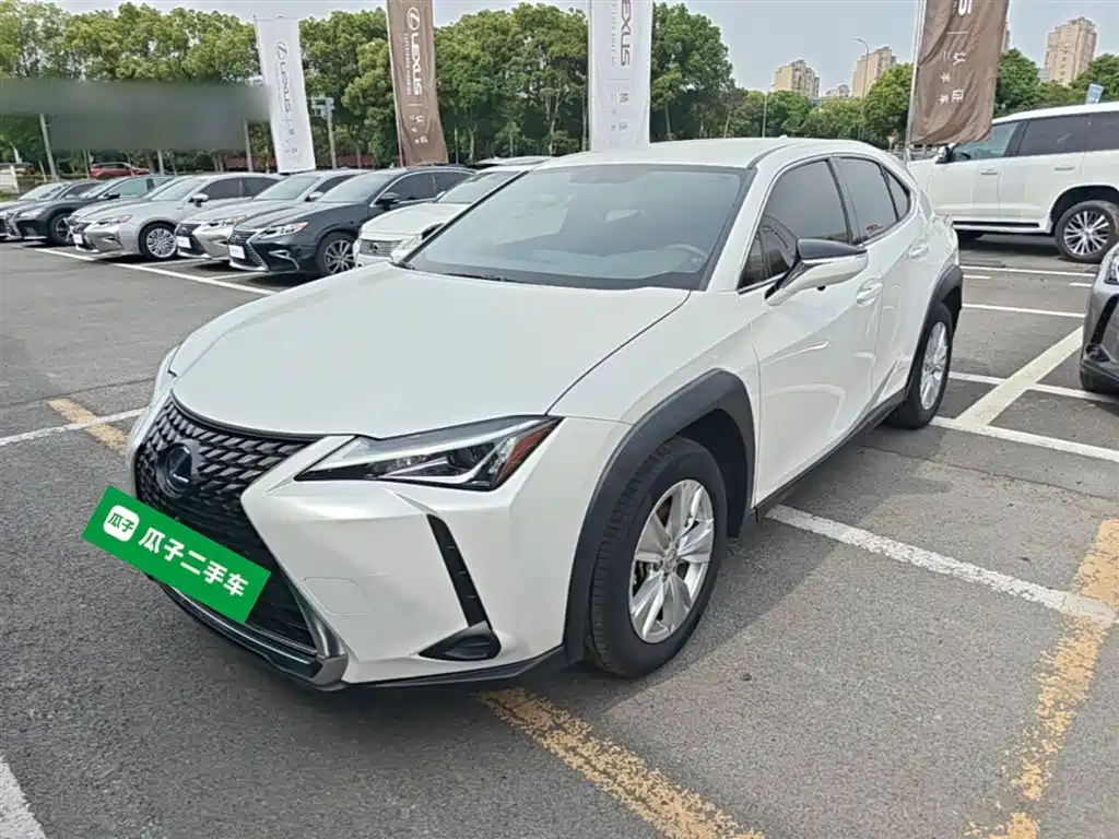 Lexus UX 2021