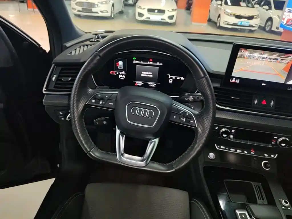 Audi Q5L Sportback — миниатюра 11