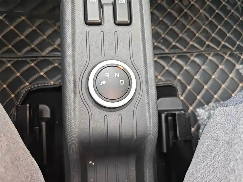 Wuling MINIEV — миниатюра 10