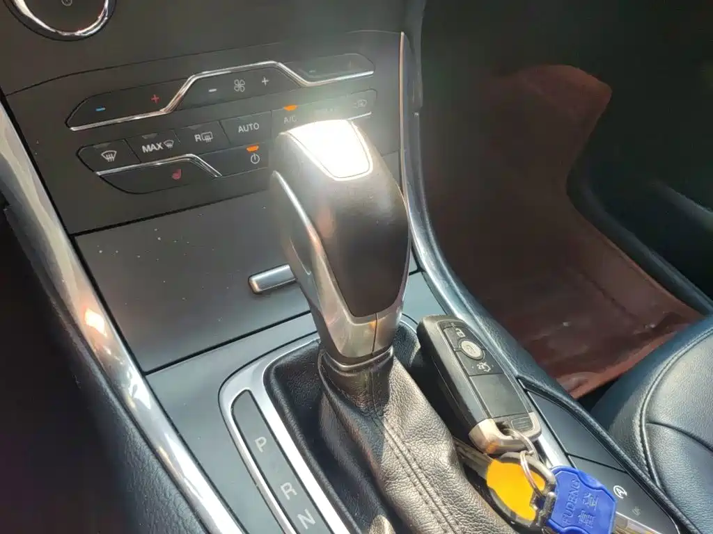 Ford Edge — миниатюра 7