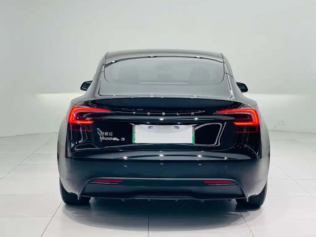 Tesla Model 3 — миниатюра 15