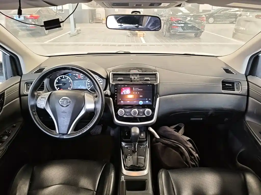 Nissan Tiida — миниатюра 10