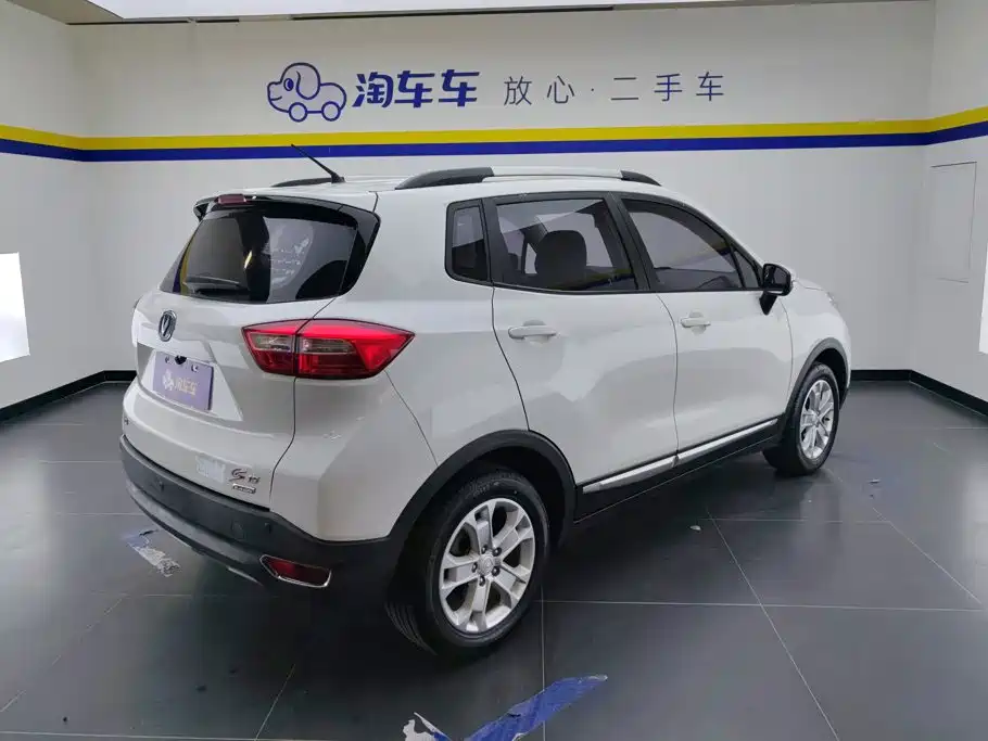 Changan CS15 — миниатюра 2