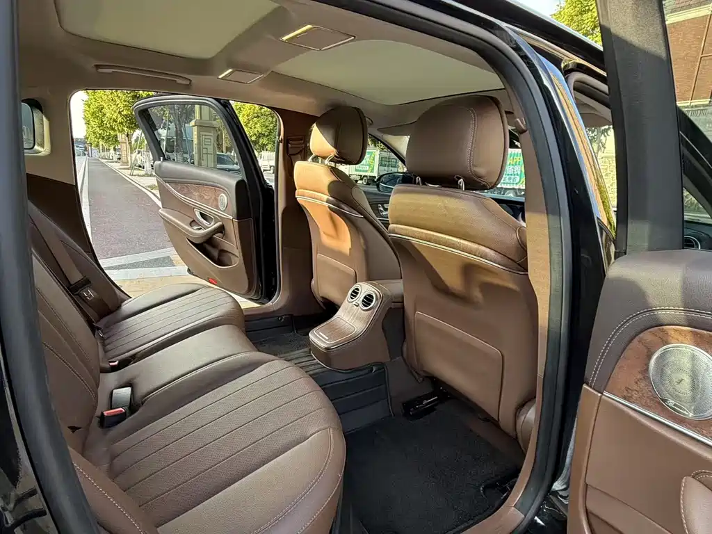 MERCEDES-BENZ E CLASS