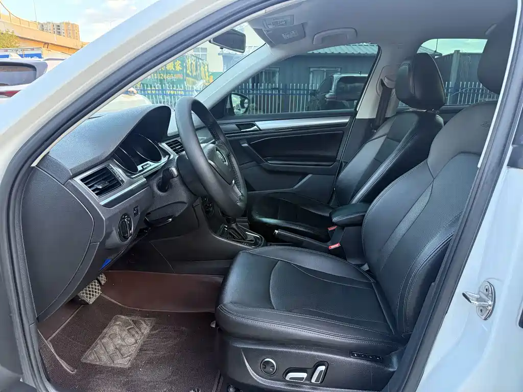 Volkswagen Bora — миниатюра 4