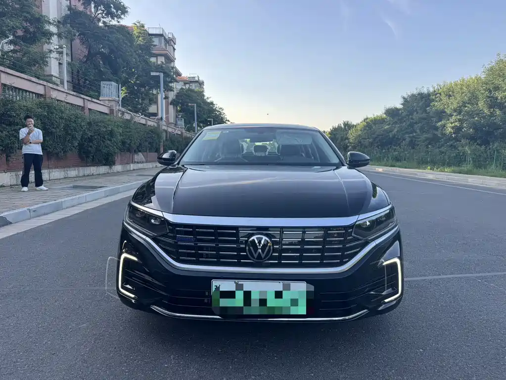 Volkswagen Passat 2025 430PHEV