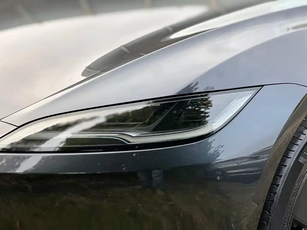 Tesla Model 3 — миниатюра 18