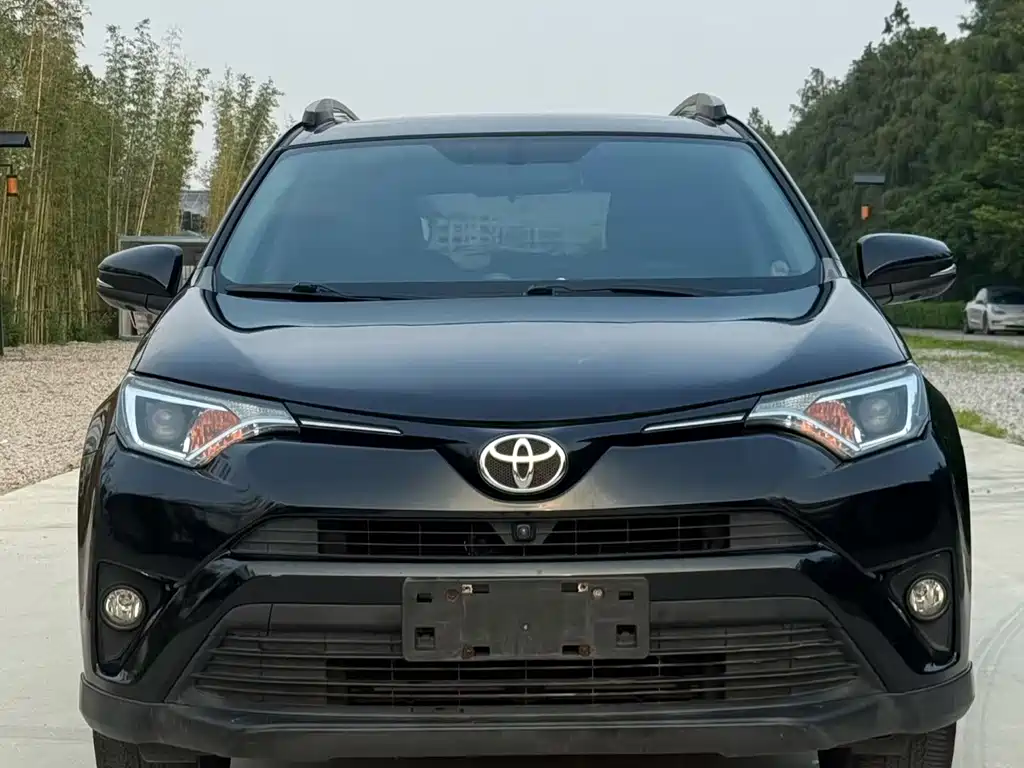 Toyota RAV4 — миниатюра 3