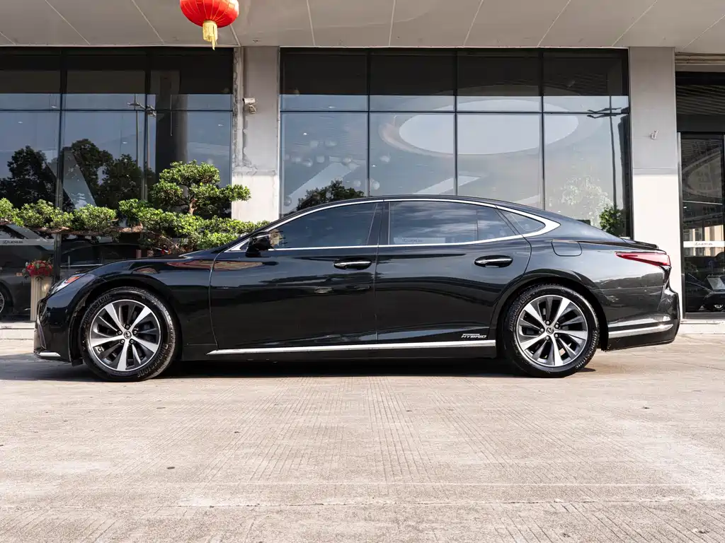 Lexus LS — миниатюра 4