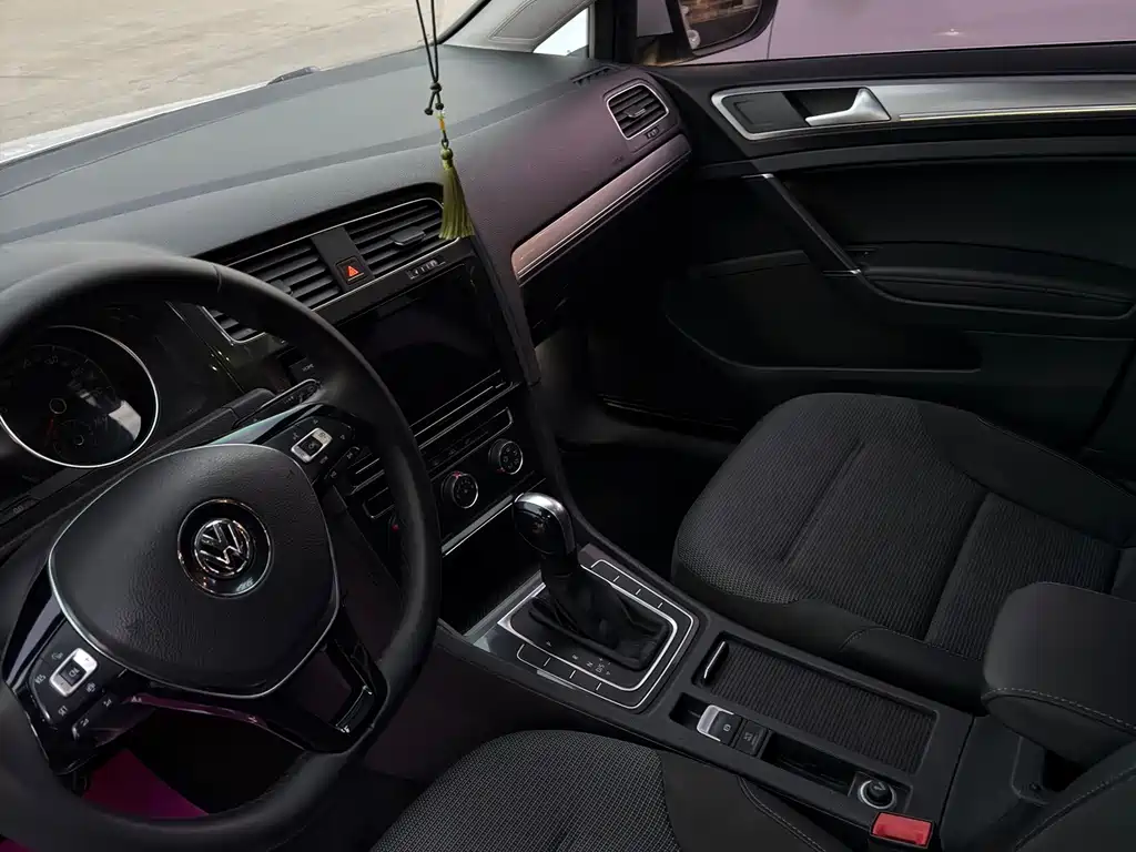Volkswagen Golf — миниатюра 10