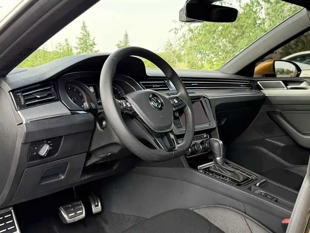 Volkswagen FAW - Passat CC CC 2019 330TSI V