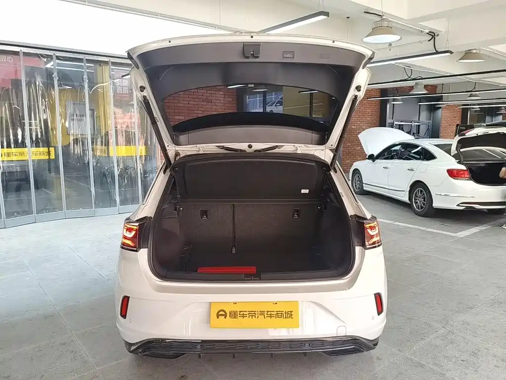 Volkswagen T-Roc — миниатюра 19