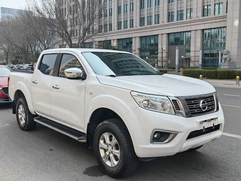 NISSAN NAVARRA