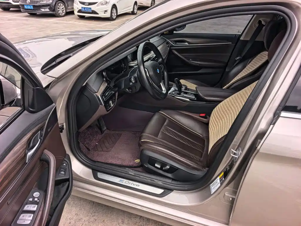 BMW 5 Series New Energy — миниатюра 8