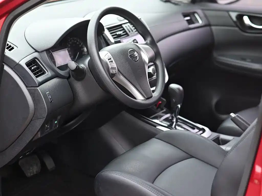 Nissan Tiida — миниатюра 4