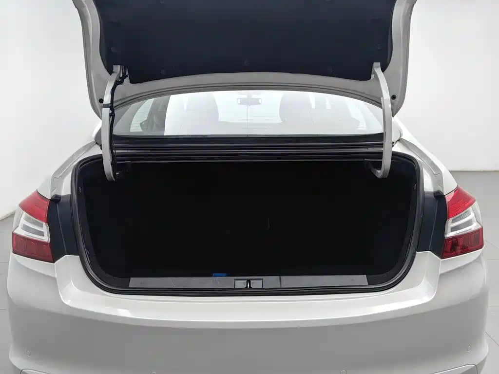 Peugeot 408 — миниатюра 16