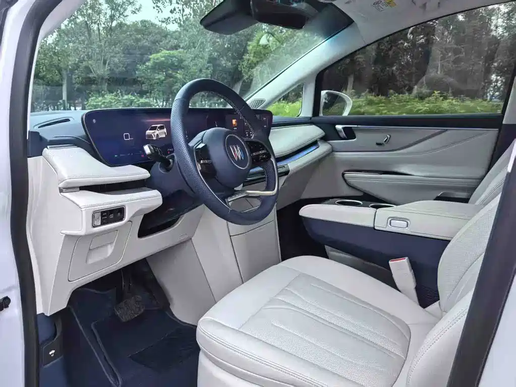 BUICK GL8 NEW ENERGY