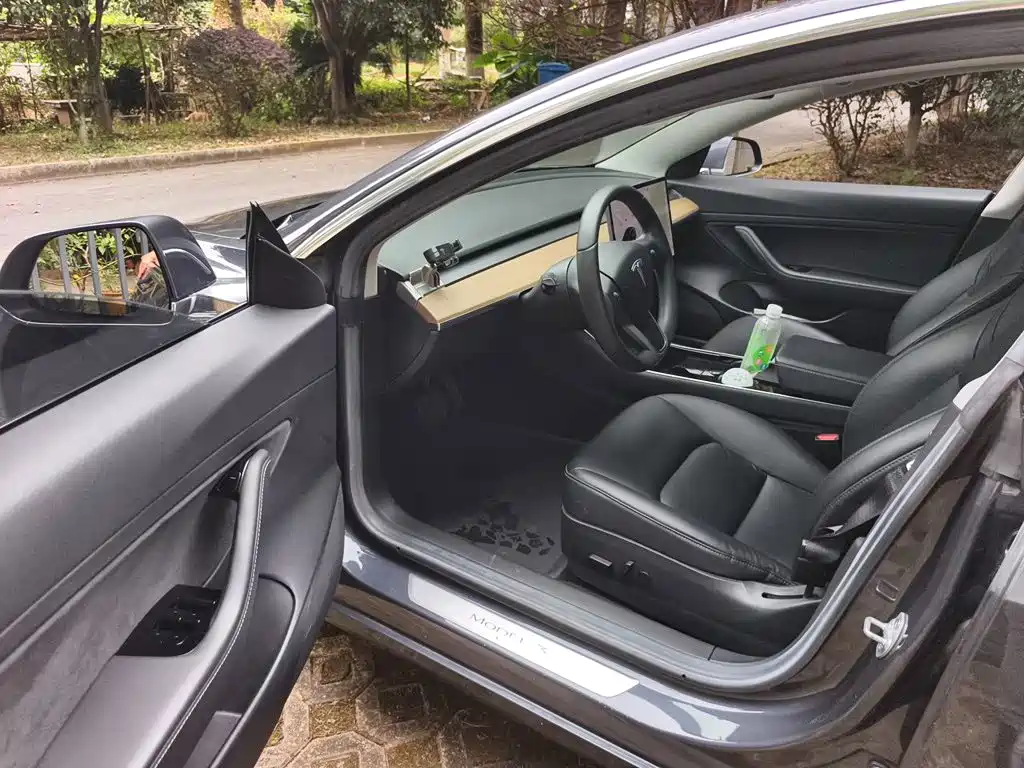 Tesla Model 3 — миниатюра 17