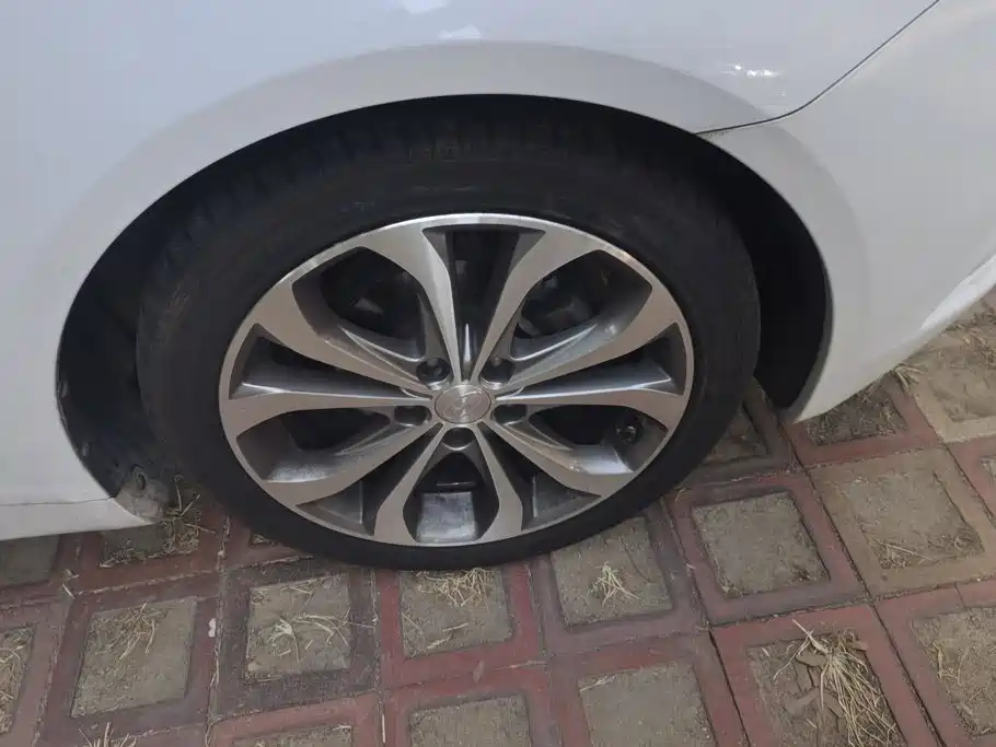 Hyundai Sonata — миниатюра 6