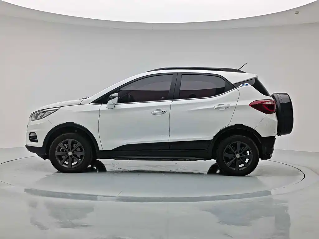 BYD Yuan EV — миниатюра 16