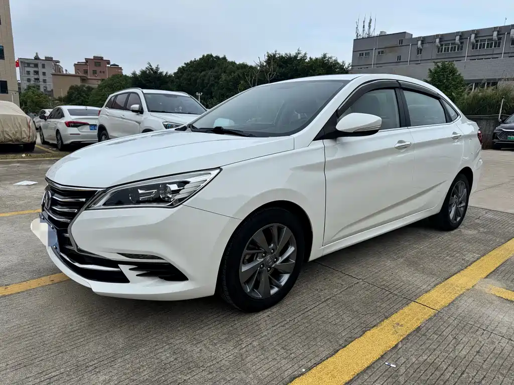 Купить Changan Eado DT