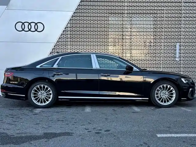 Audi A8 — миниатюра 3