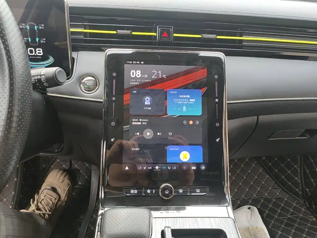 Roewe RX5 — миниатюра 13