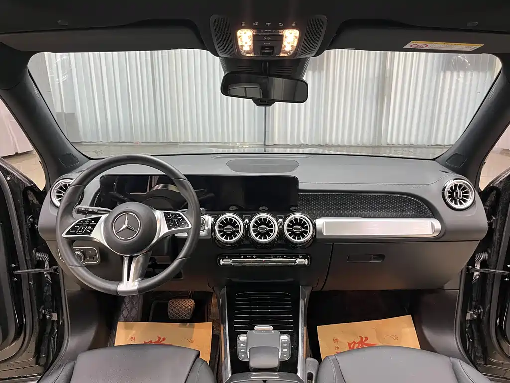 Mercedes-Benz GLB — миниатюра 14
