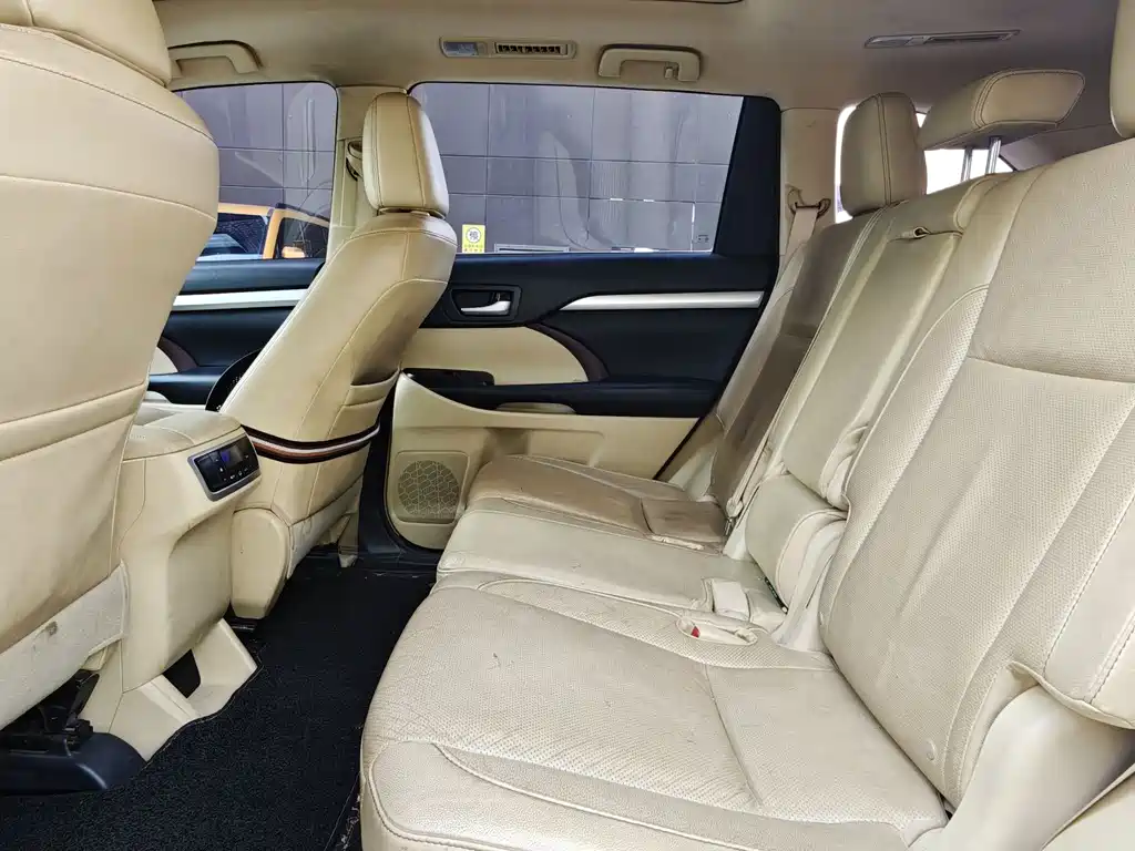 Toyota Highlander — миниатюра 6