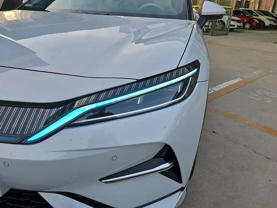 BYD L EV — миниатюра 5