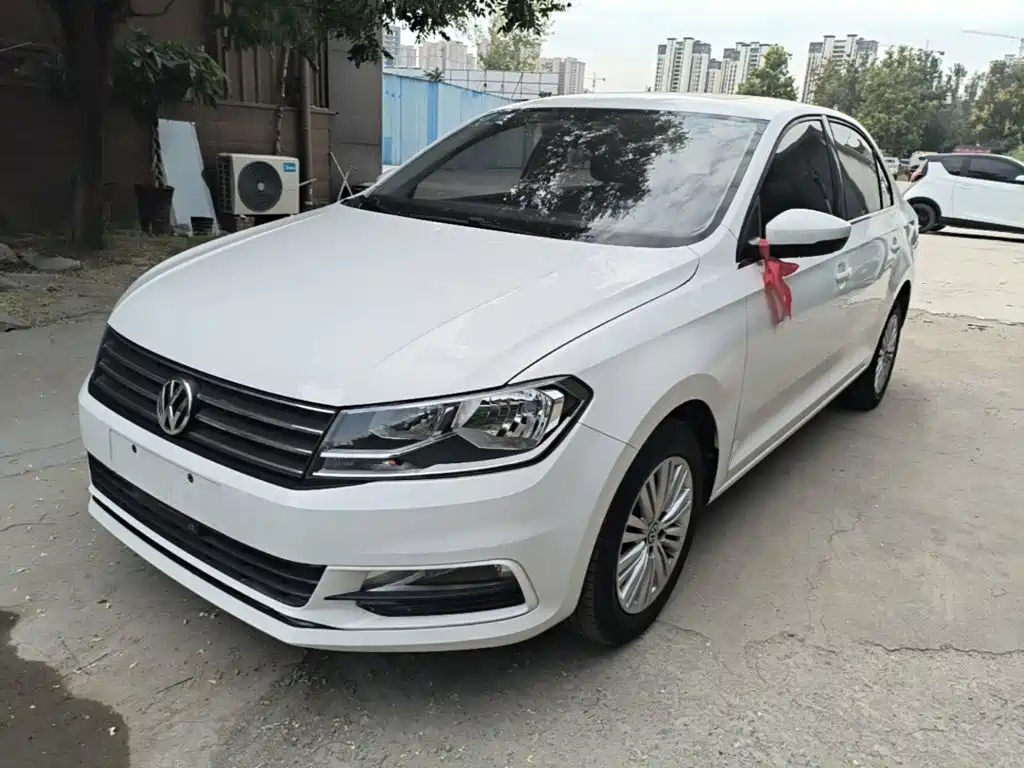 Volkswagen Santana — миниатюра 2