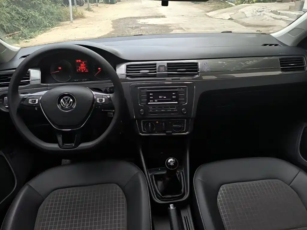 Volkswagen Santana — миниатюра 10