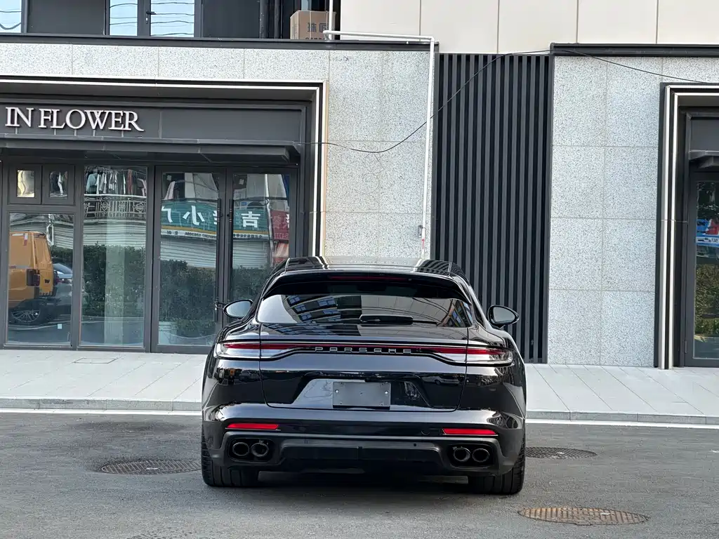 PORSCHE PANAMERA