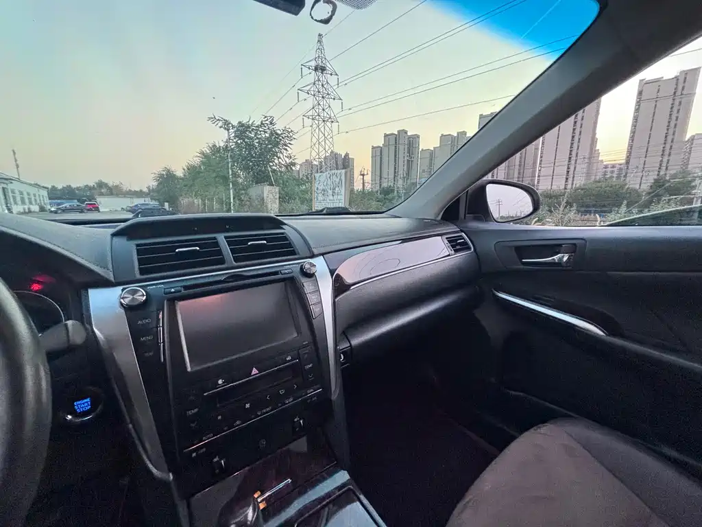Toyota Camry — миниатюра 11