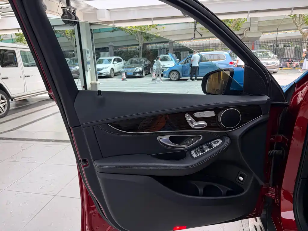 Mercedes-Benz GLC — миниатюра 9