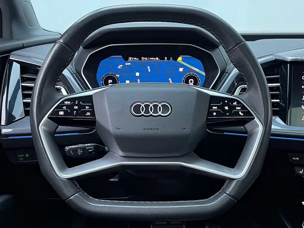 Audi Q4 e-tron — миниатюра 10