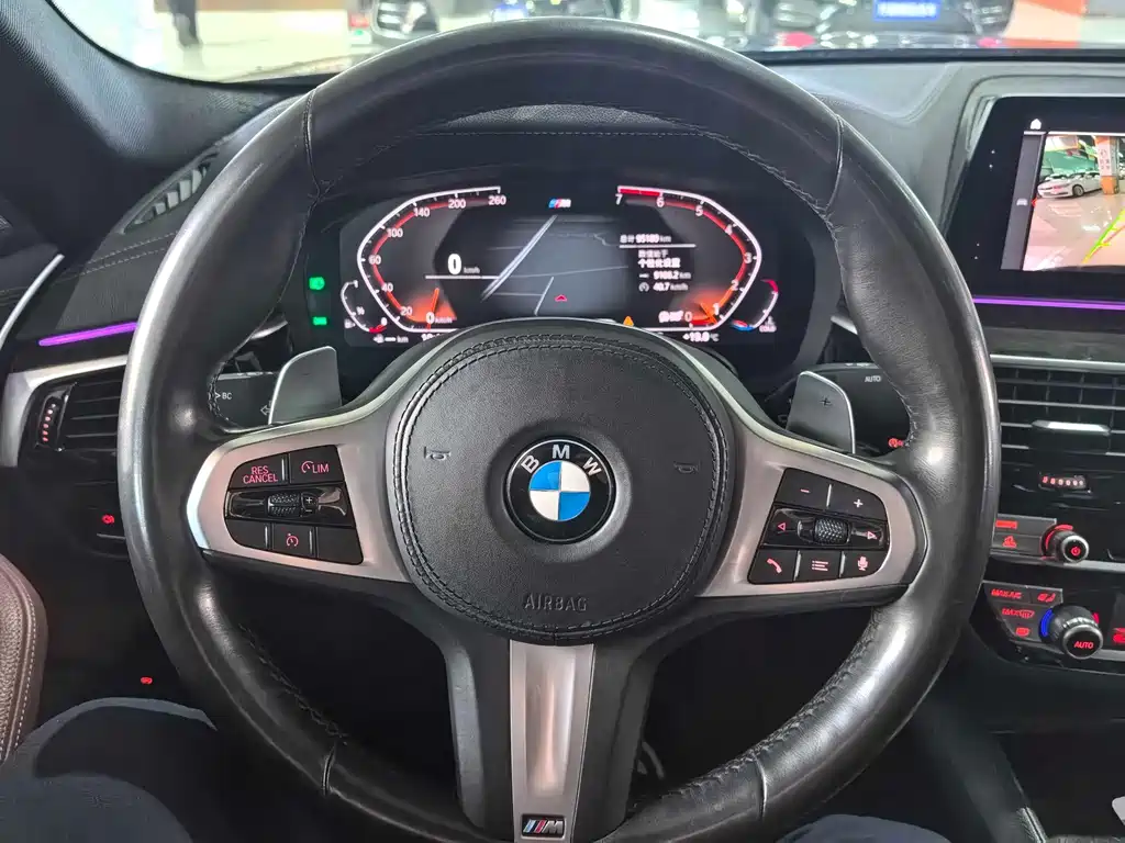 BMW 5 Series — миниатюра 5