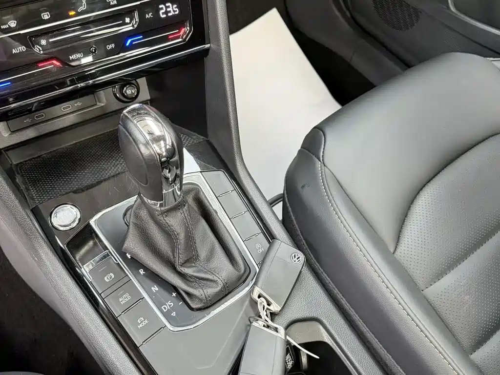 Volkswagen Tharu — миниатюра 10