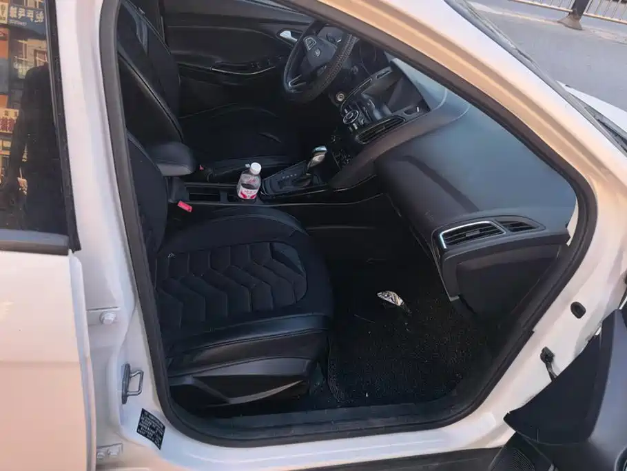 Ford Focus — миниатюра 8