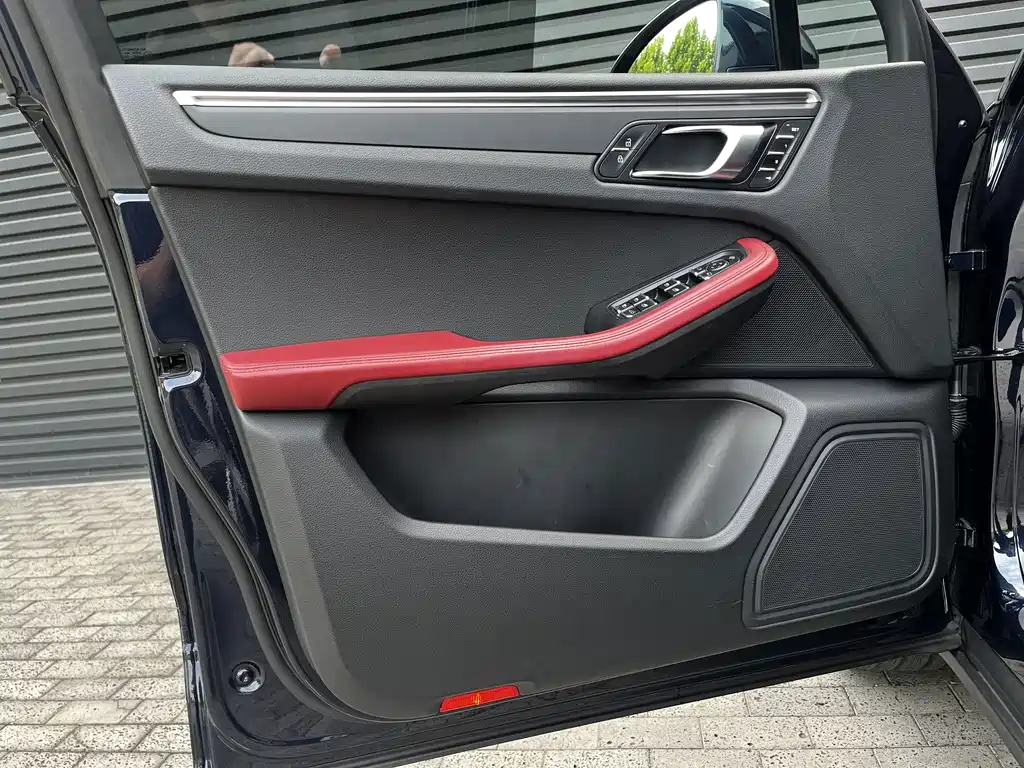 Porsche Macan — миниатюра 15